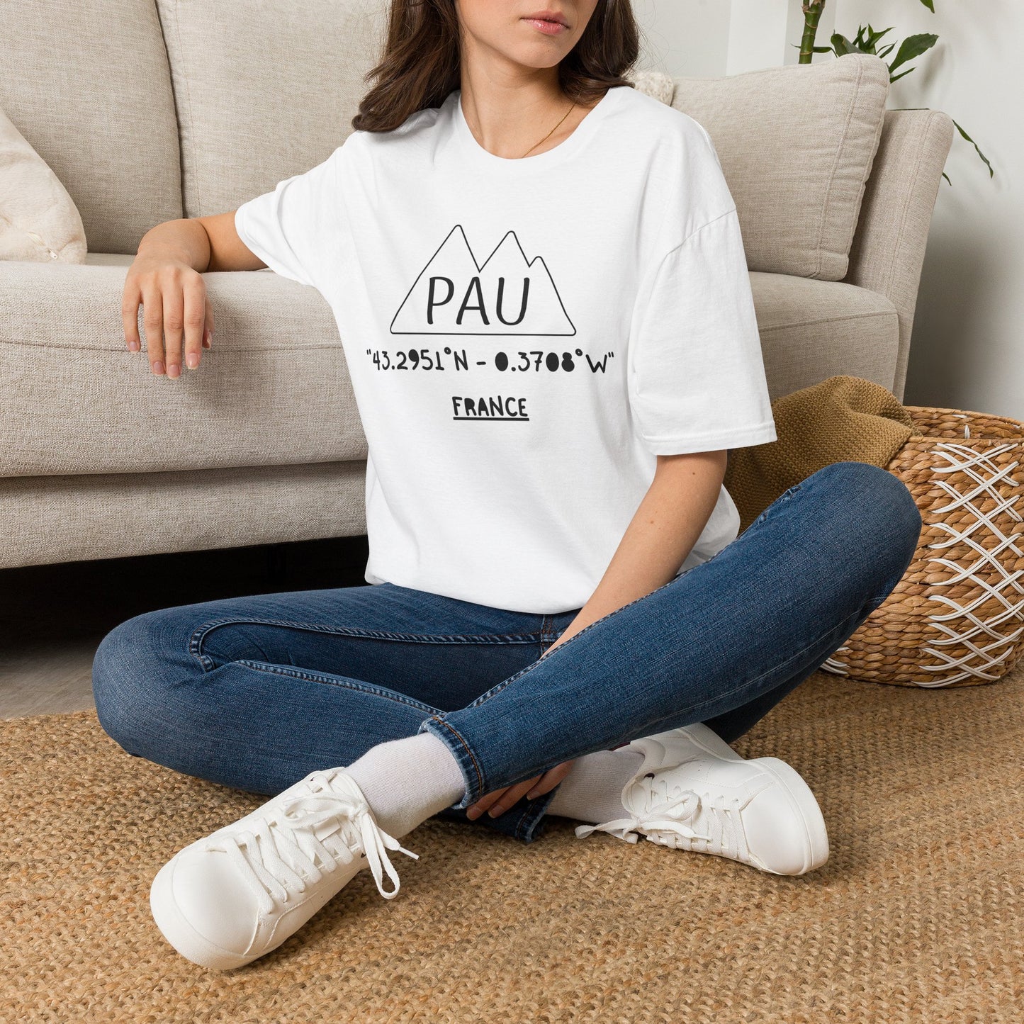 T-shirt Pau ; Pau Coordinates/ Tee shirt Pau blanc cotton /Tourism lover Tshirt,