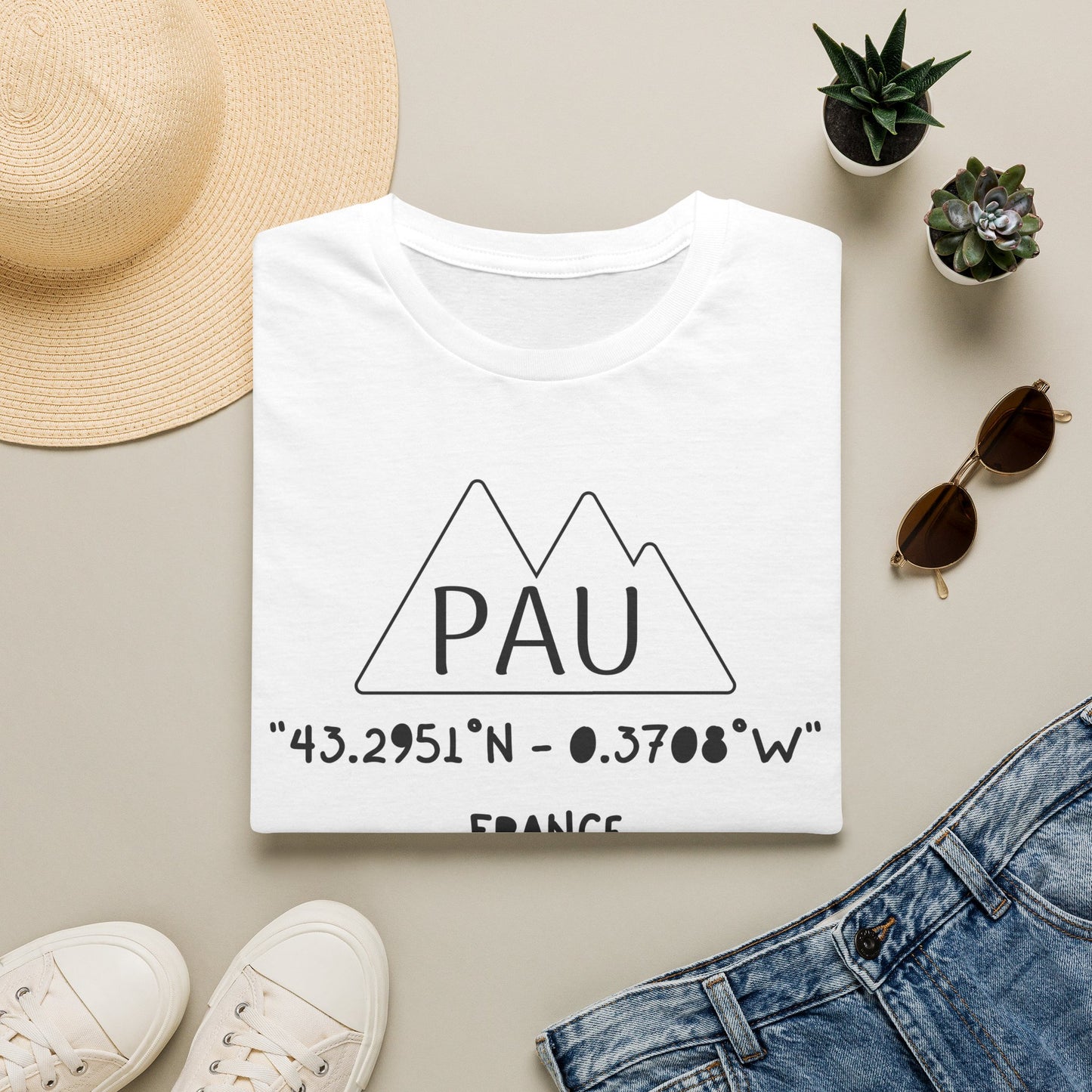 T-shirt Pau ; Pau Coordinates/ Tee shirt Pau blanc cotton /Tourism lover Tshirt,